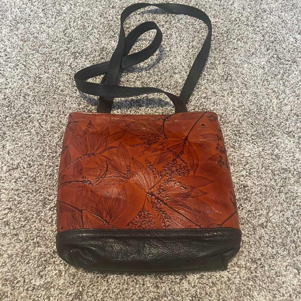 CL Whiting Elegant Leaf Embossed Leather Bag - Black and Brown